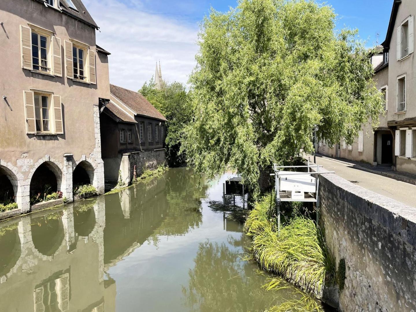 Апартаменты Au Bord De L'Eure - Free Parking Шартр Экстерьер фото
