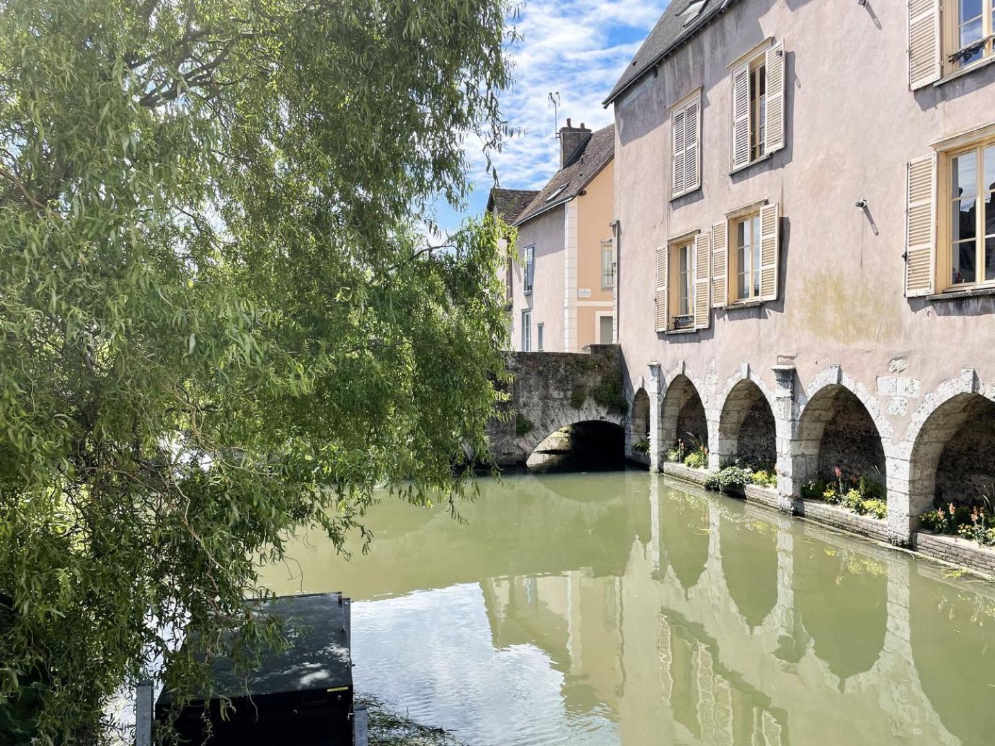Апартаменты Au Bord De L'Eure - Free Parking Шартр Экстерьер фото